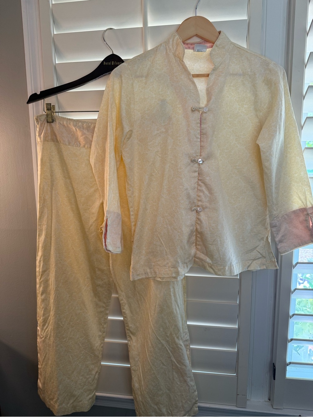 100% Cotton Two-Piece Pajama Set in Pale Yellow
FREE SHIPPING!!